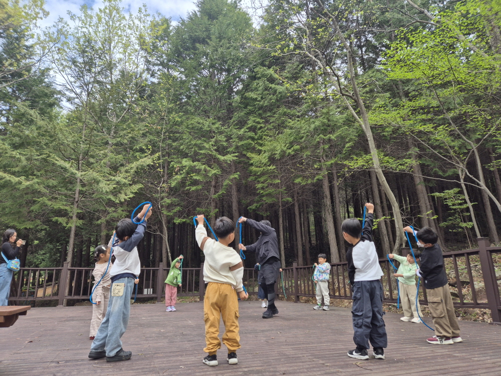 고흥군, ‘유아숲 교육 프로그램’ 큰 호응…숲에서 뛰노는 아이들 증가