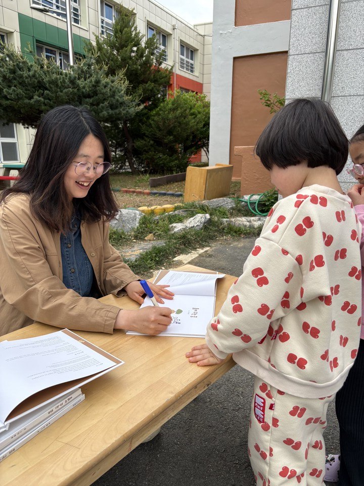 여수남초, 교과서 속 작가 만나고 흙으로 꾸는 ‘생태’ 꿈