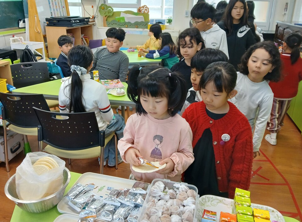 "주 2회 하는 아침 간편식이 싫다"...칠량초 메뉴 선호 폭발