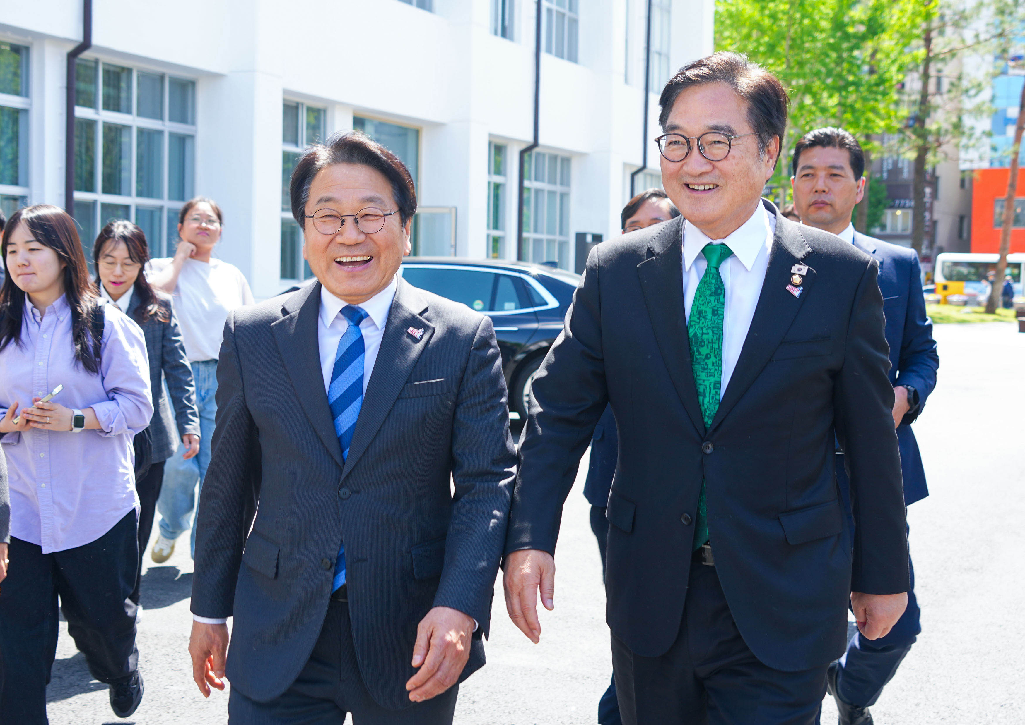 우원식 의장·강기정 시장, 개방 앞둔 옛 전남도청 둘러보