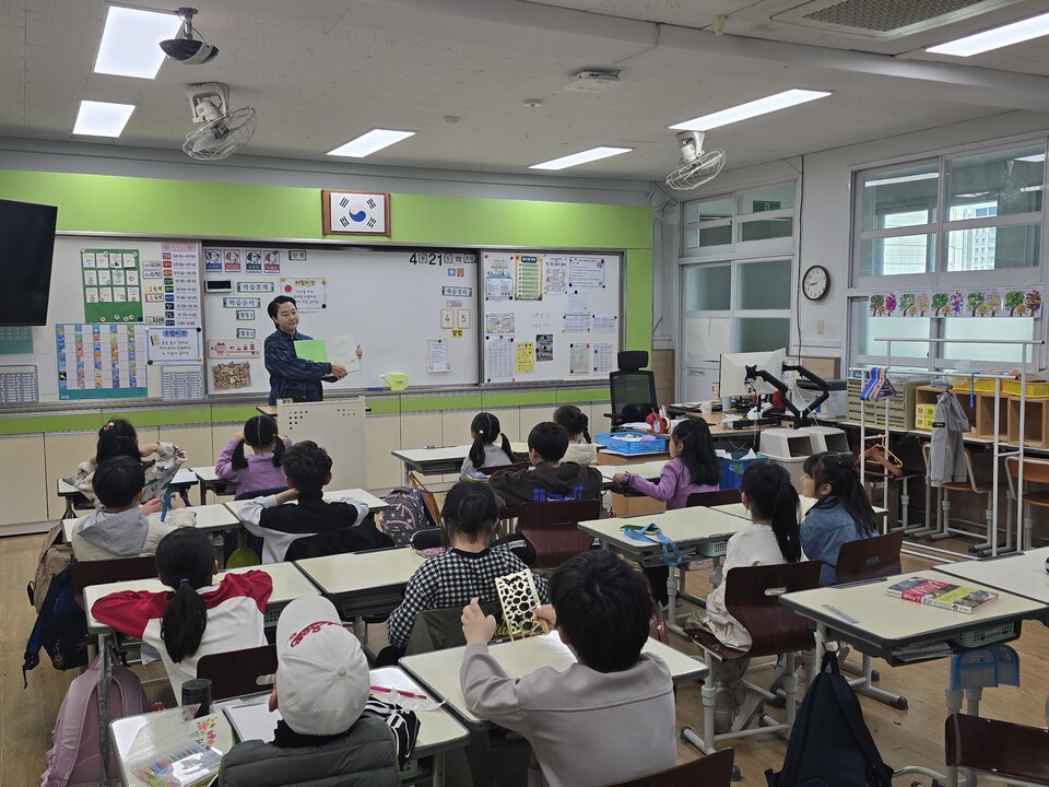 엄마의 목소리로 여는 녹동초의 아침, ‘리딩맘’의 마법