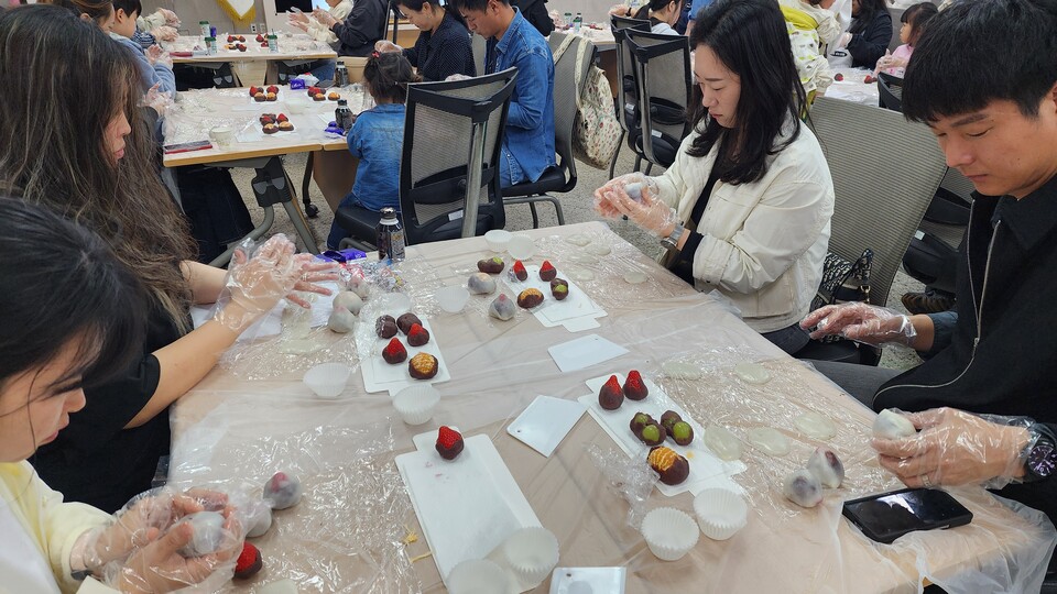 신안영재교육원, ‘과일모찌 만들기’로 학부모와 함께 소통하고 교육력을 높인다