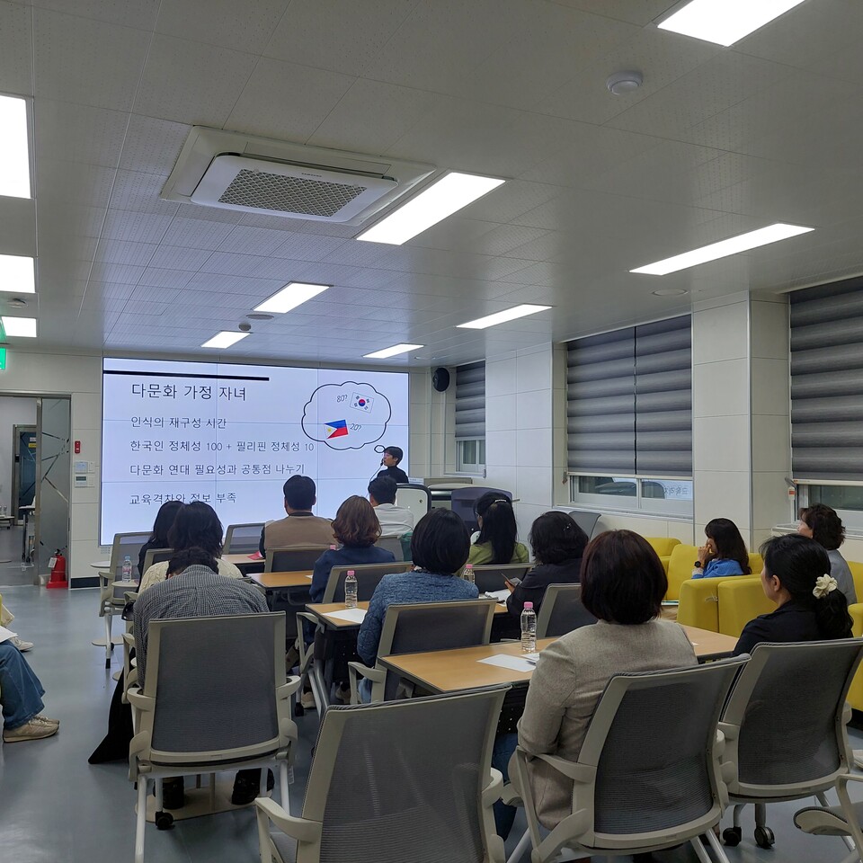 장흥도서관, 문림의 향기 프로젝트 첫 강연 성료