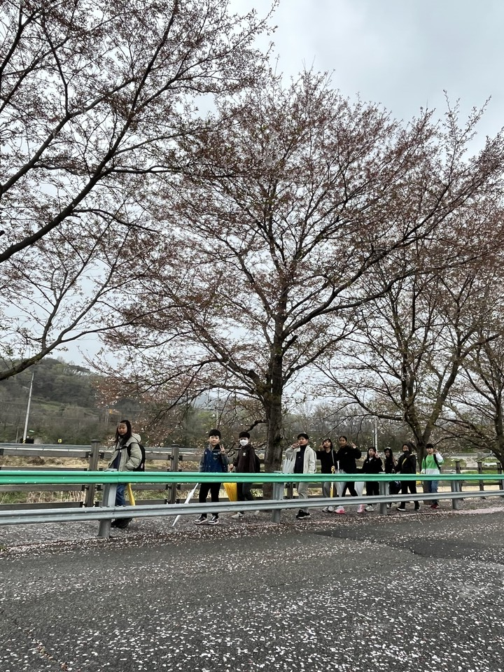 석곡초, 대황강변 수놓은 ‘사제동행 건강걷기’ 성료