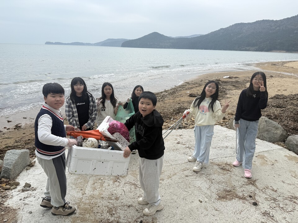 봉래초, 체계적 봉사활동으로 ‘민주시민 역량’ 키운다