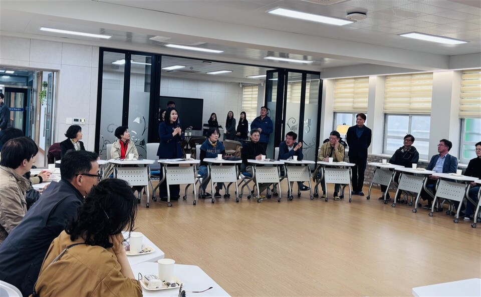 EBS 이사진 깜짝 방문…광양 자기주도학습센터 운영 활성화 논의