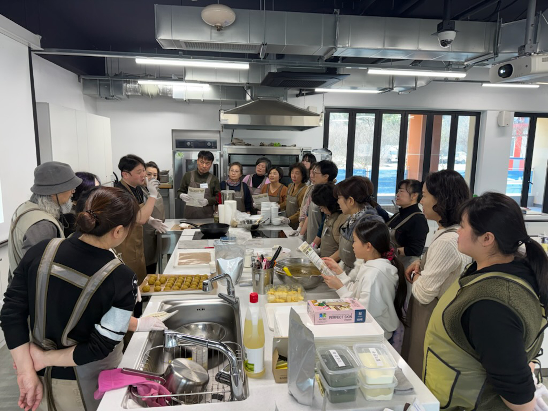 함평군, 딸기·쑥 넣은 ‘두바이 쫀득쿠키’ 원데이 클래스 성료