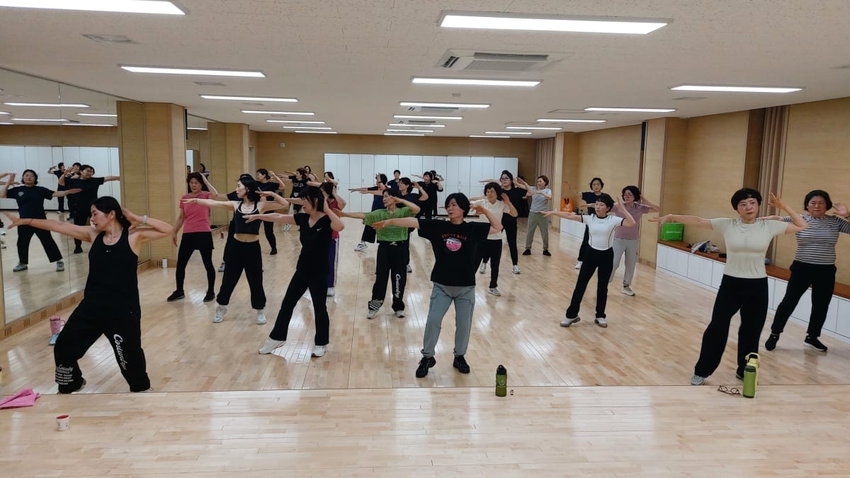 함평군 시니어스포츠센터 개관, 생활체육 새로운 활력 기대 - 문화 | 코리아NEWS