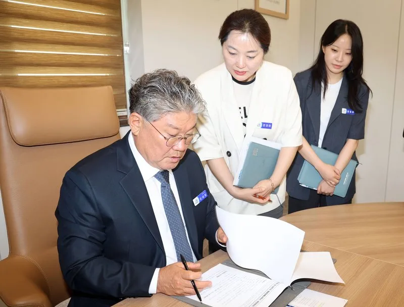 장세일 영광군수, 민선9기 첫 결재로 '돌봄특구' 지정 본격 추진 - 행정 | 코리아NEWS