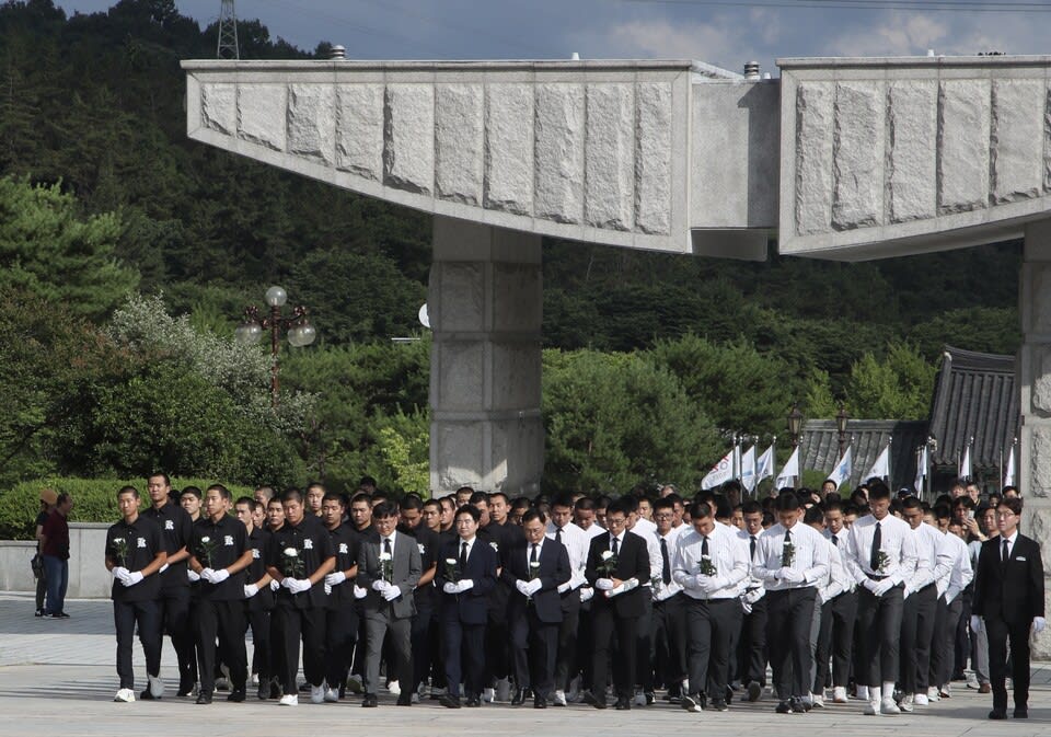 배재고, 광주제일고 정중히 사과… 5·18민주묘지 참배 - 교육 | 시민의 눈