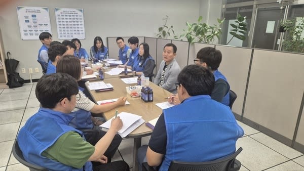 김태성 신안군수, 노조 간담회서 공무원 사기진작 방안 모색 - 행정 | 코리아NEWS