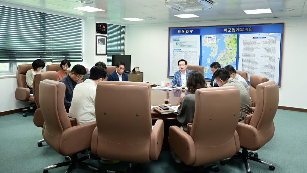 목포시의회, 국제축구센터 인조잔디 교체사업 계약 관련 법적 검토 미비에 유감 표명 - 의회 | 코리아NEWS