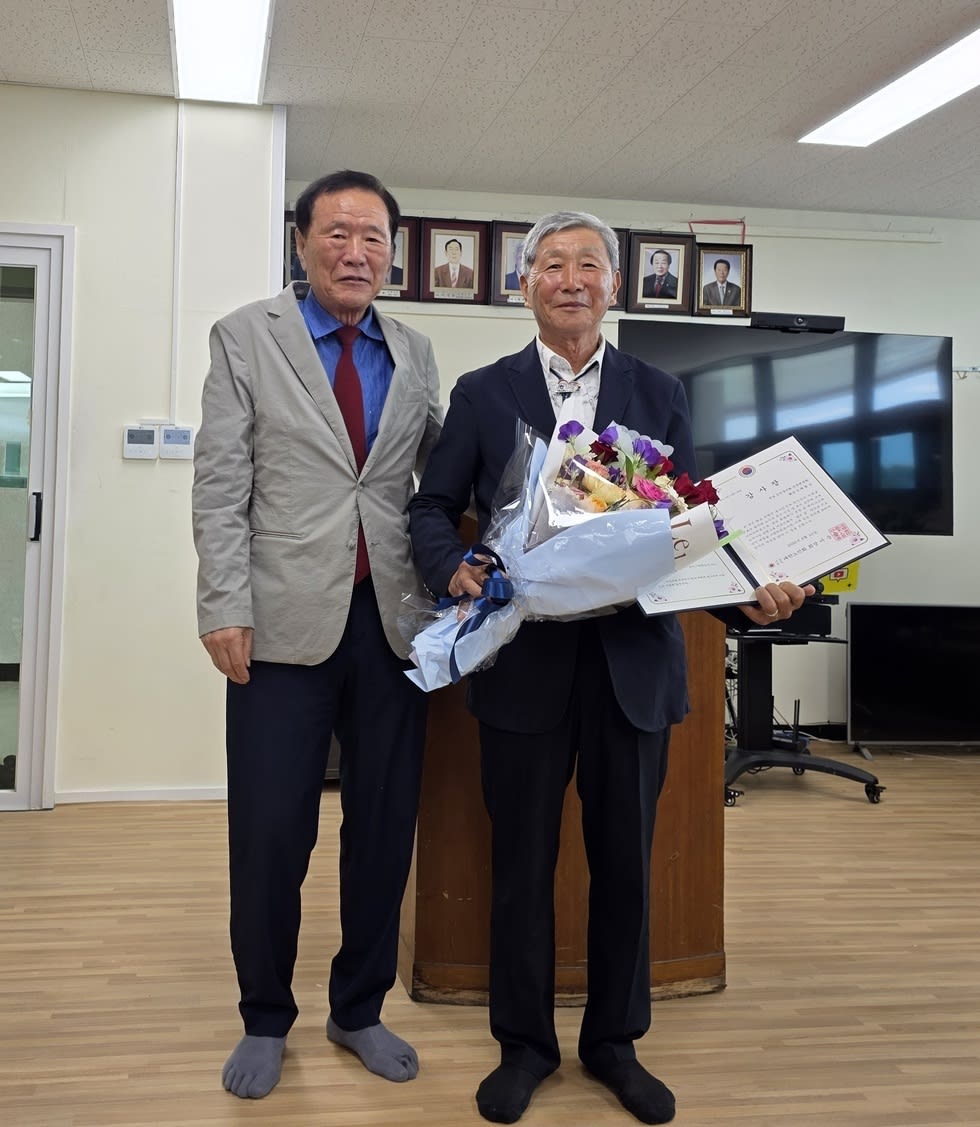 신전면 노인회장단, 대한노인회장 감사장 수상…지역 어르신 위한 헌신 인정