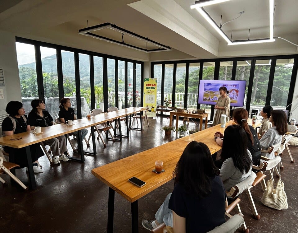 순천교육지원청, 교사 마음 채우는 ‘컬러·원예 테라피’ 연수 운영