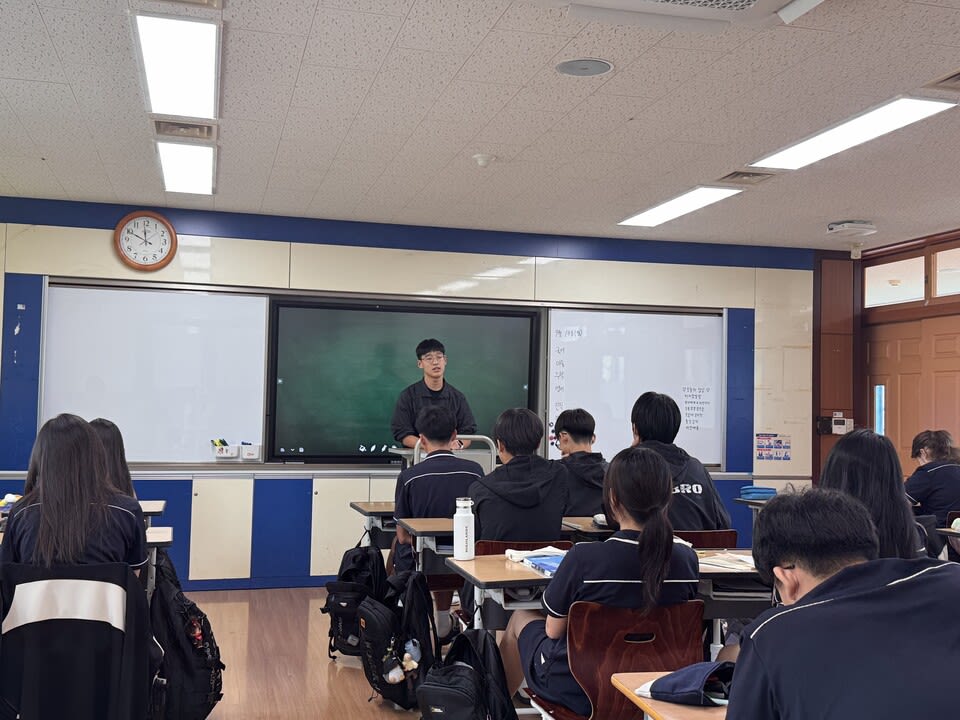 삼호서중, 학년별 맞춤 주제로 영어 말하기대회 개최…자신감 UP