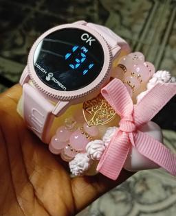 Hand accessories
