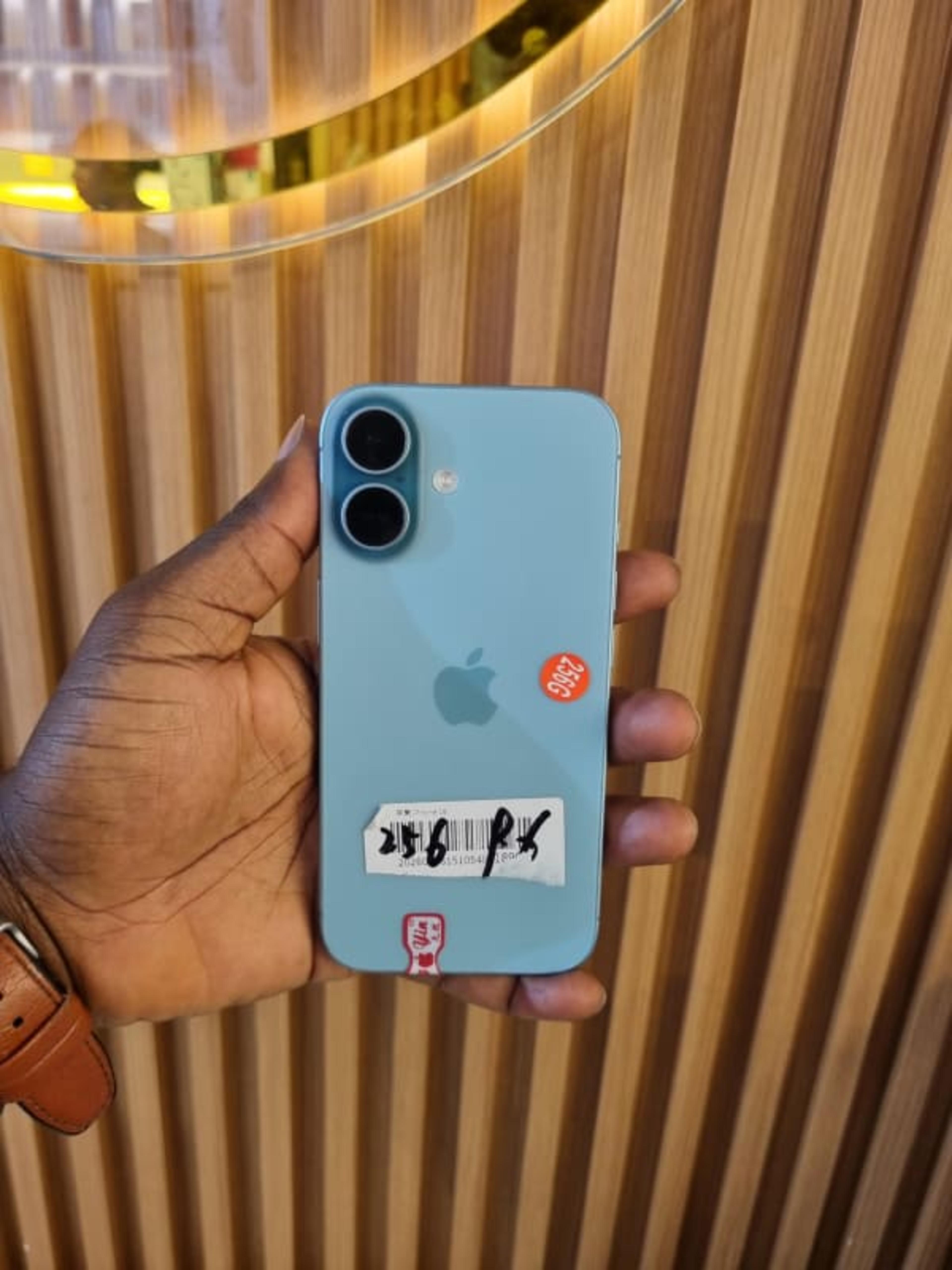iPhone 16