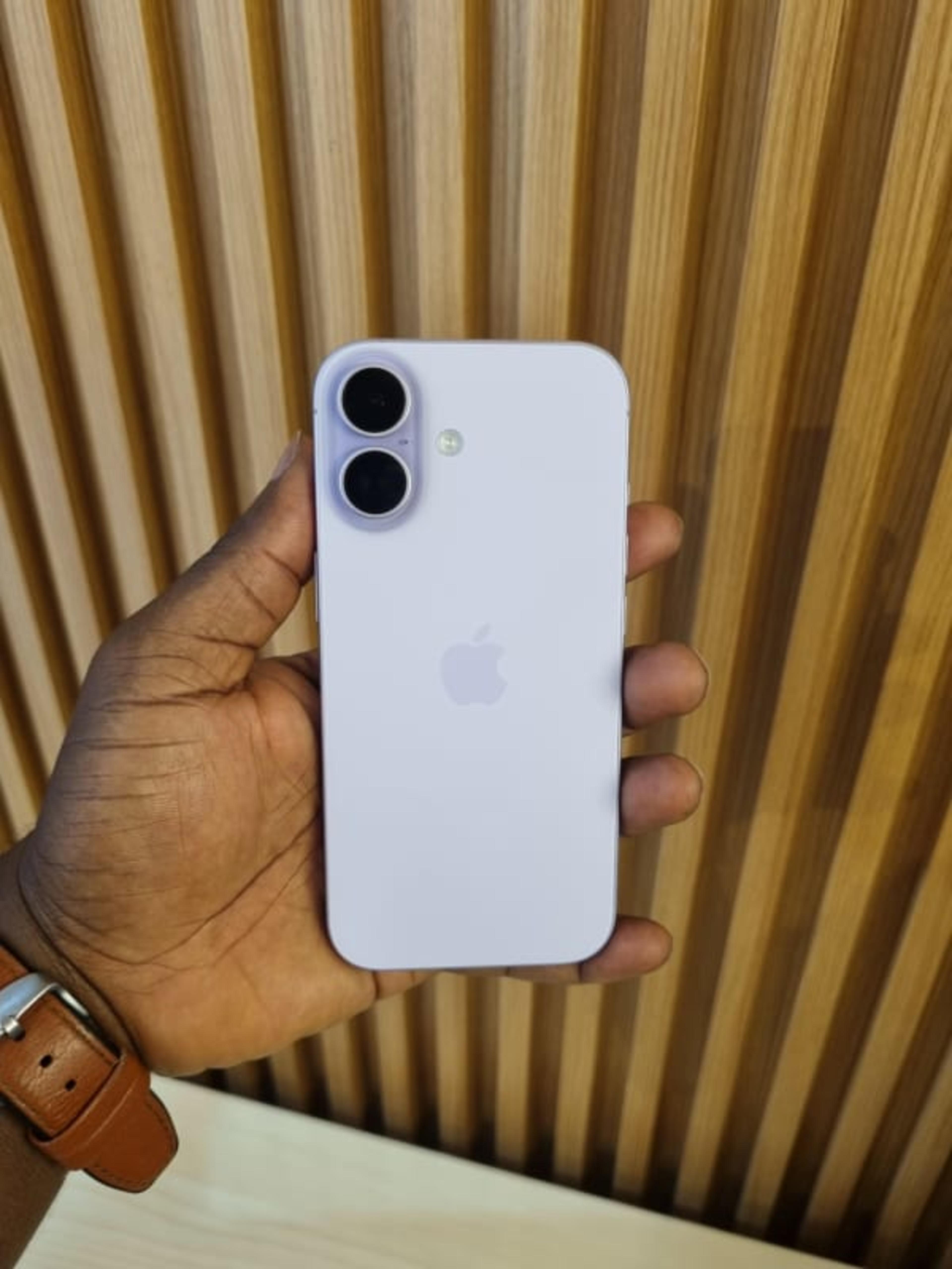 iPhone 17