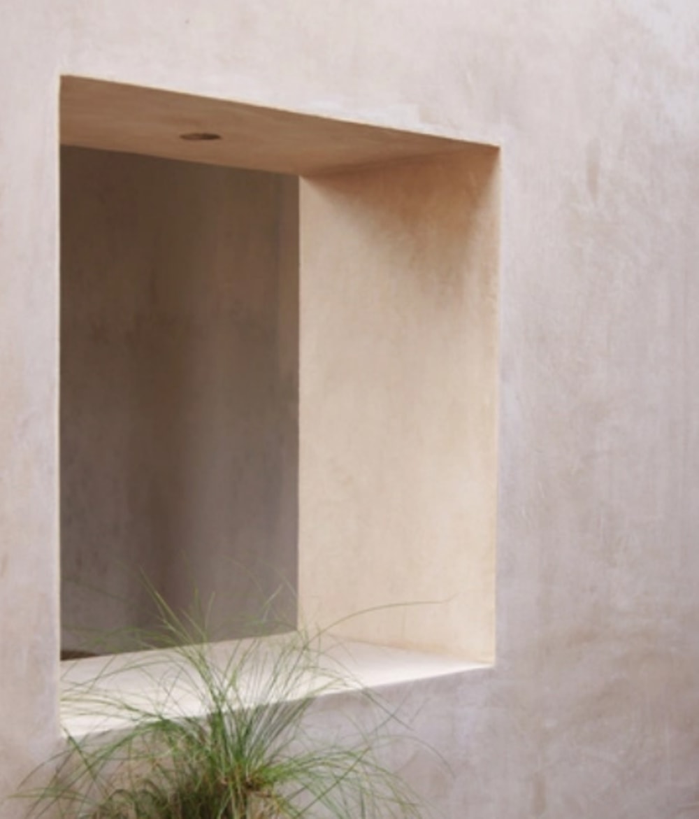 Espacio arquitectónico con acabado Natural Montejo