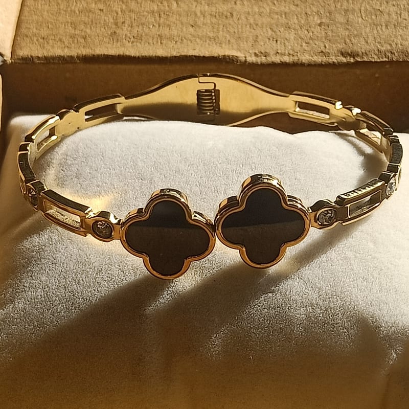 Black golden Kada