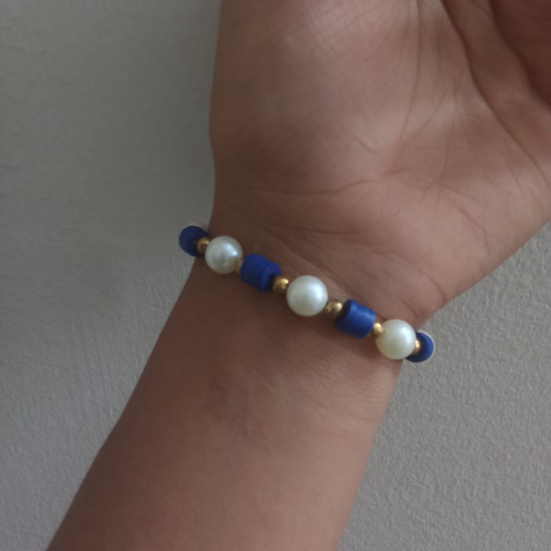💙 Blue & Pearl Clay Bead Bracelet