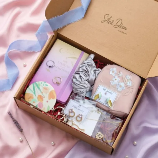 Cute Aesthetic Gift Hamper for Girls | Mini Gift Box