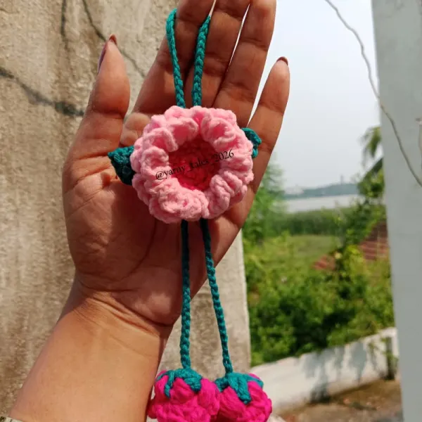 Crochet floral hair tie