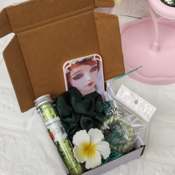 Mint & Magic Hamper