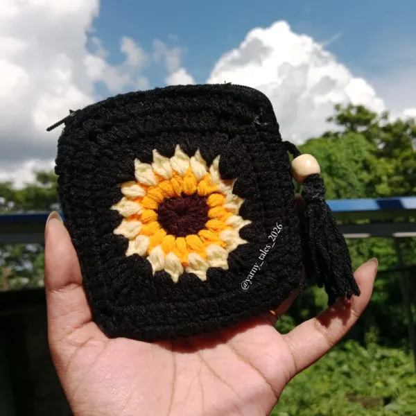 Crochet coin pouch