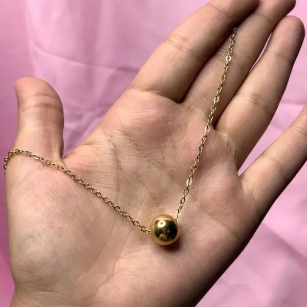 Ball necklace