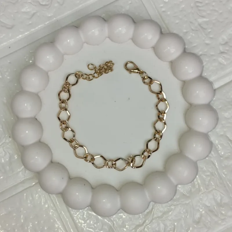 Elegant Oval Chain Bracelet
