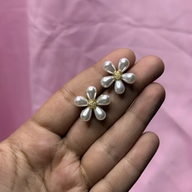 Pearl flower earrings