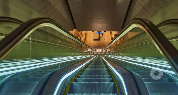 trappen naar metrohalte Vijzelstraat