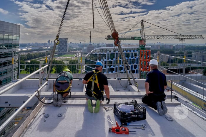 Zuidas: Xavier; plaatsen balkon 13e verdieping