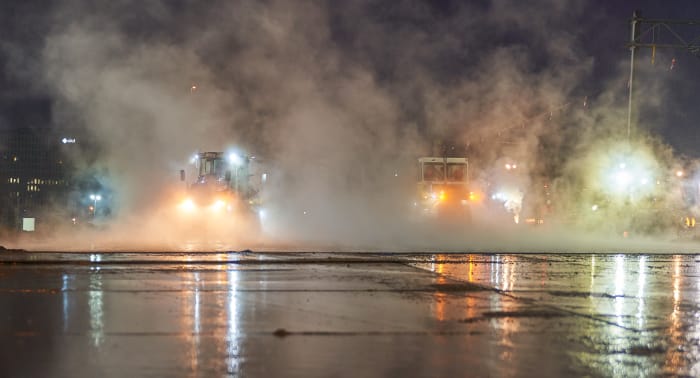 Machines doemen op uit de nevels