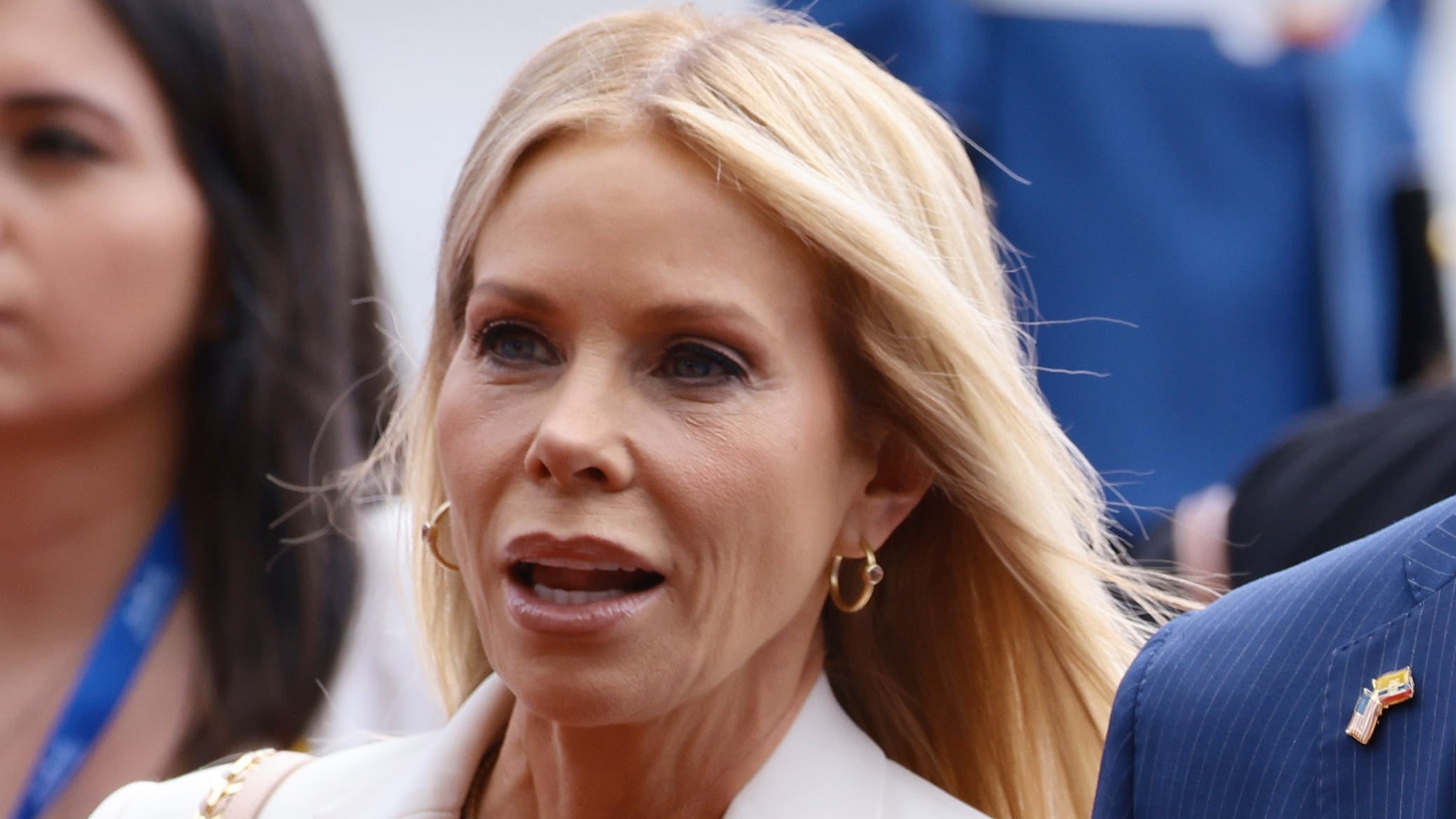 Cheryl Hines’ Podcast CoHost Reveals Falling Out ‘I Can’t’(01)