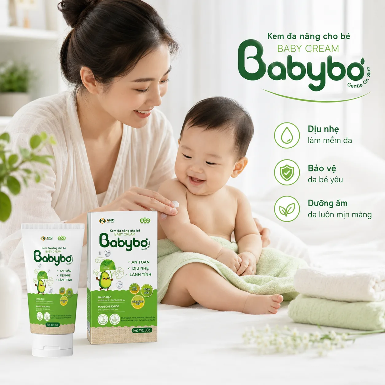 Mẹ thoa Kem đa năng Babybơ giúp làm dịu da cho bé