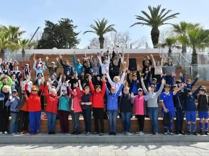 Звезды мирового спорта убрали сочинские пляжи от мусора