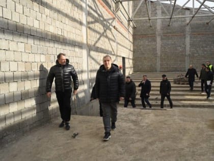 После торжественного открытия обновленного центра народной культуры в а. Хакуринохабль Глава РА Мурат Кумпилов ознакомился с ходом строительства дома культуры в ауле Хатажукай