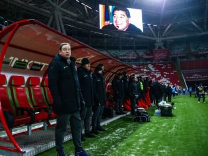 Работать бесплатно тренеру  ФК  "Рубин" Слуцкому не разрешил клуб