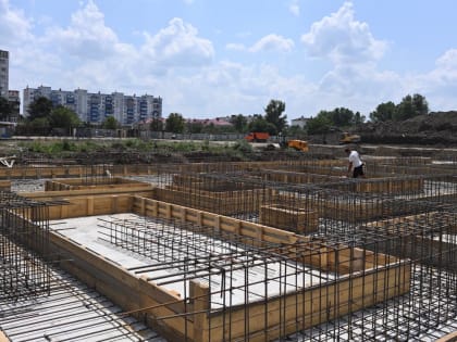 Мурат Кумпилов поздравил работников и ветеранов строительной отрасли с праздником