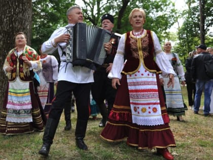 В День Победы в Майкопе прошли концерты, патриотические акции, выставка военной техники