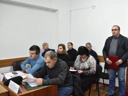 Cостоялась очередная сессия городского Совета народных депутатов. В ее работе приняли участие заместители главы города, руководители управлений и отделов администрации.