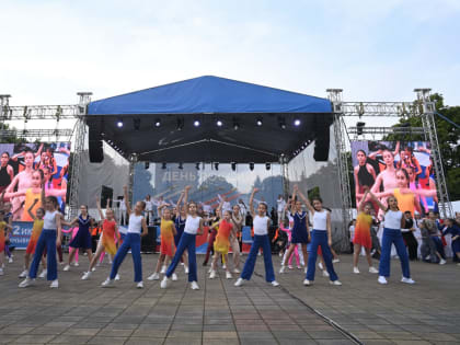 Депутаты приняли участие в мероприятиях, приуроченных к празднованию Дня России