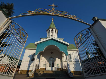 Глава Майкопа и председатель Горсовета поздравили православных горожан с Рождеством