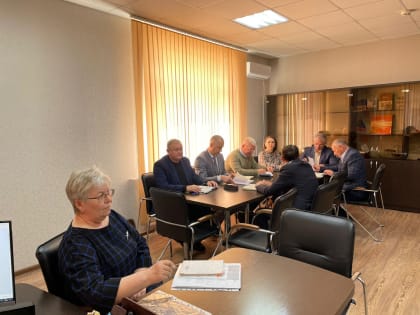 Рабочее утро понедельника по традиции началось с планерного совещания.