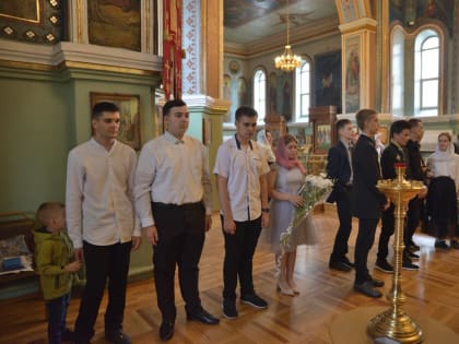 Благодарственный молебен и вручение аттестатов выпускникам Православной гимназии