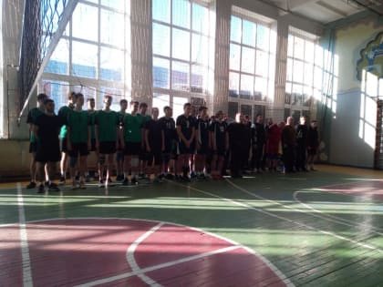 Эдуард Цеев поприветствовал участников спортивного первенства по волейболу имени Павла Кузьменко