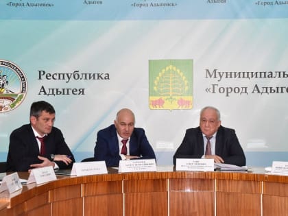 Сегодня прошла IX сессия Совета народных депутатов на повестке дня которой стал отчет о результатах деятельности главы и администрации муниципального образования "Город Адыгей