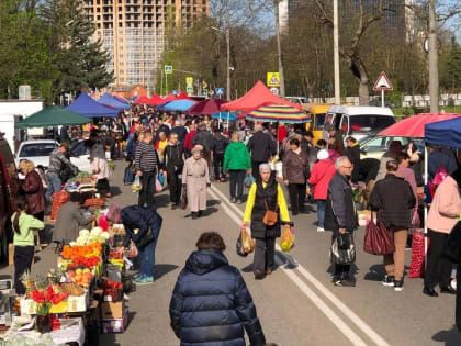 Жителям Майкопа напоминают, что 23 апреля торговые ряды будут работать только по ул. Советской